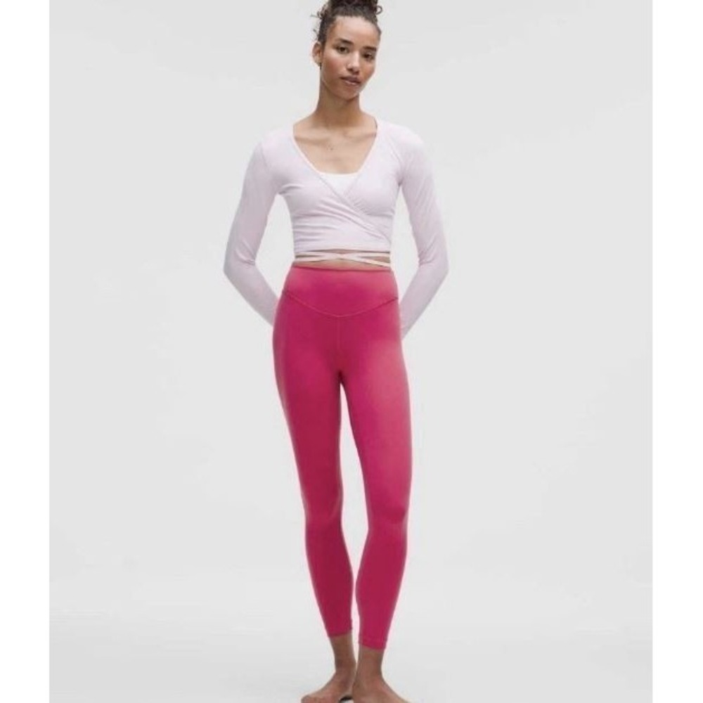 Lululemon Size 0 Wunder Under SmoothCover‎ HR Tight 25 Raspberry Pink LW5FV8S